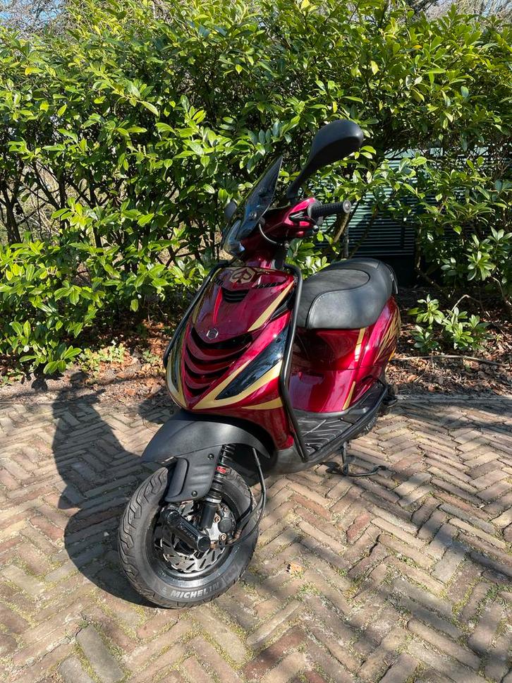 Piaggio Zip 2 takt, Fietsen en Brommers, Scooters | Piaggio, Gebruikt, Zip, Maximaal 45 km/u, Benzine, Ophalen