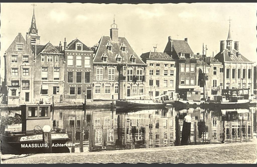 Maassluis, Achterkade, Verzamelen, Ansichtkaarten | Nederland, Ophalen of Verzenden, 1960 tot 1980, Gelopen, Zuid-Holland