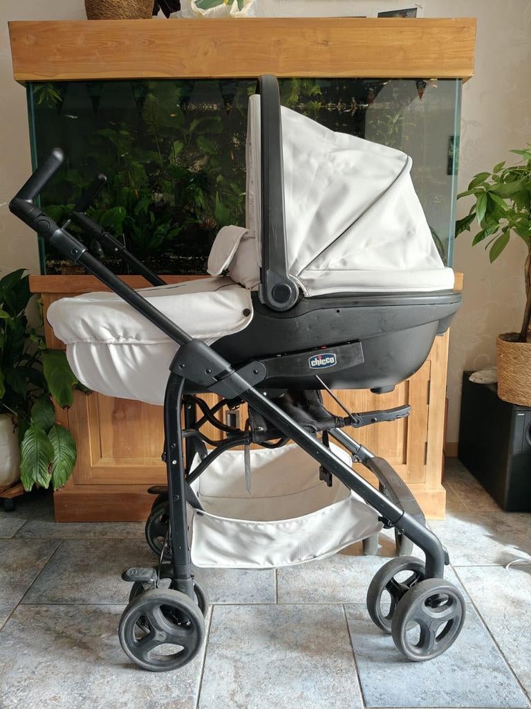 Chicco 3 in 1 kinderwagen, met autostoeltje en buggy, Kinderen en Baby's, Kinderwagens en Combinaties, Zo goed als nieuw, Combiwagen