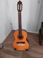 Gitaar met diverse artikelen, Ophalen of Verzenden, Klassieke of Spaanse gitaar