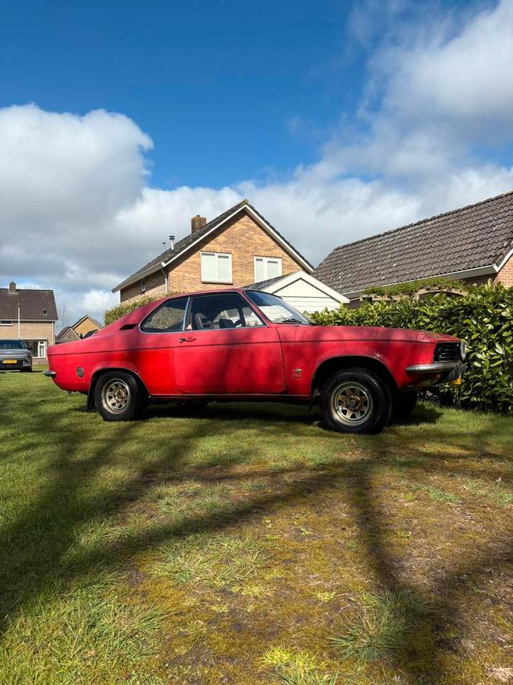 Opel manta a, Auto's, Oldtimers, Particulier, Opel, Benzine, Coupé, Handgeschakeld, Rood, Bruin, Stof, Achterwielaandrijving, Ophalen