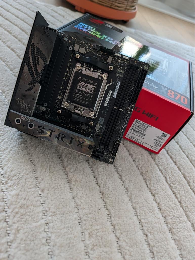 ASUS ROG Strix X870-I GAMING WIFI, Computers en Software, Ophalen of Verzenden, Zo goed als nieuw, Mini-ITX, AM5 X870