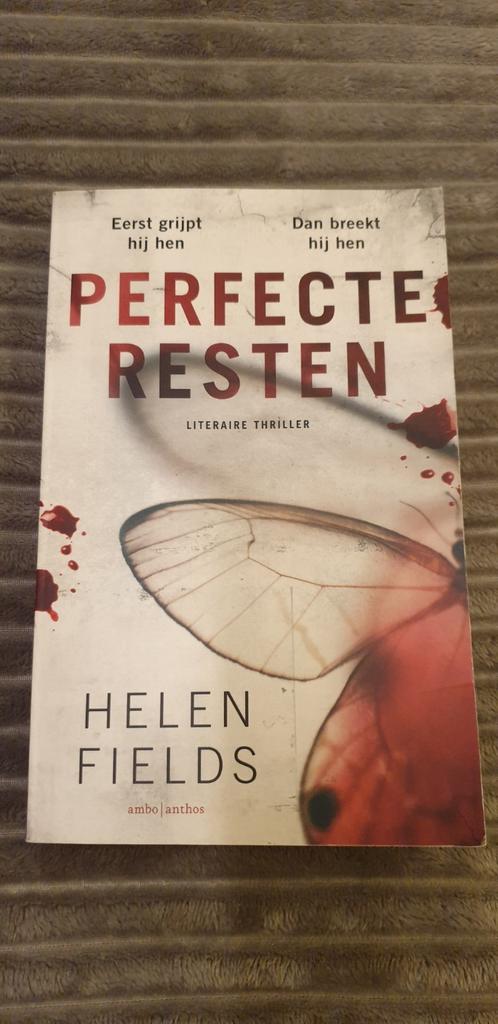 Helen Fields - Perfecte resten, Ophalen of Verzenden, Gelezen, Helen Fields