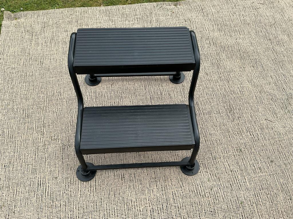 Stevig caravan opstapje, zwart, met twee antislip treden, Ophalen, Gebruikt
