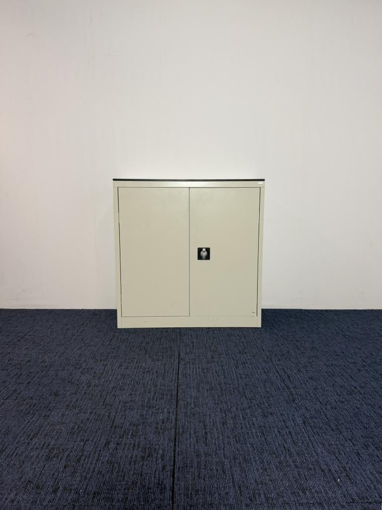 Klapdeurkast Mibra, lichtgrijs, H 101,5 x B 100 x D 45 cm., Huis en Inrichting, Bureaus, Gebruikt, Ophalen