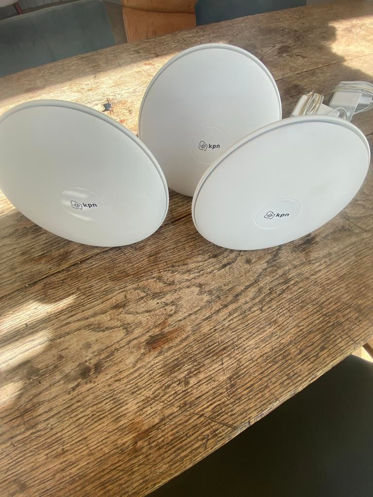 KPN SuperWifi punten (3 stuks) met adapters en kabels, Ophalen of Verzenden, Zo goed als nieuw, Router