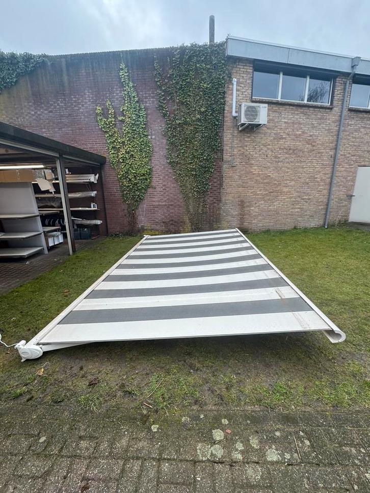 Zonnescherm / luifel / knikarm scherm 5,20 meter breed, Tuin en Terras, Zonneschermen, Zo goed als nieuw, Knikarmscherm, 150 tot 300 cm