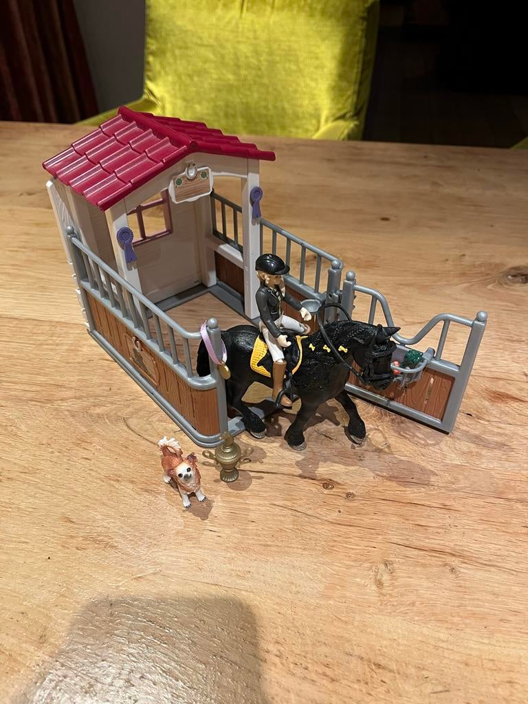 Schleich paardenstal met ruiter, paard en accessoires, Kinderen en Baby's, Speelgoed | Overig, Ophalen of Verzenden, Gebruikt