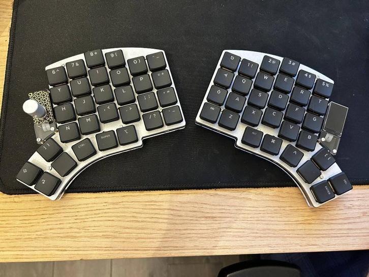 Halcyon Elora rev.2 low profile split keyboard, Computers en Software, Toetsenborden, Zo goed als nieuw, Qwerty, Bedraad, Ophalen of Verzenden