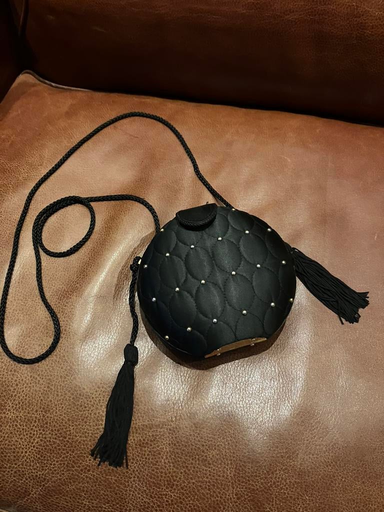 Vintage ‘full moon’ avondtas jaren’70 ‘80. Quilted satijn, Sieraden, Tassen en Uiterlijk, Tassen | Damestassen, Ophalen of Verzenden