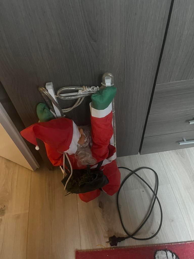 Kersman op de lader, Ophalen, Zo goed als nieuw