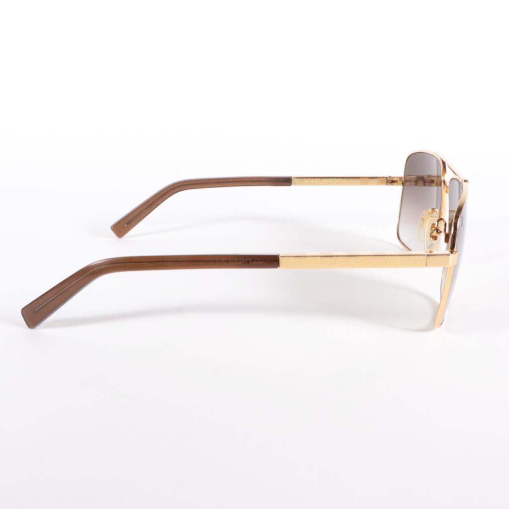 Louis Vuitton Attitude Gold Zonnebril - Nette Staat, Louis Vuitton, Gebruikt, Support@louisvuitton.com, 2 Rue du Pont Neuf
75001 Paris
France