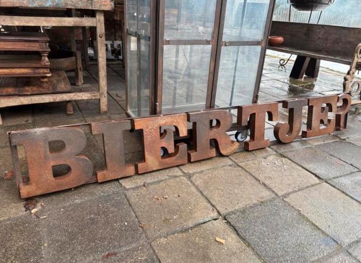 BIERTJE? IJzeren roest letters, Huis en Inrichting, Woonaccessoires | Wanddecoraties, Nieuw, Ophalen