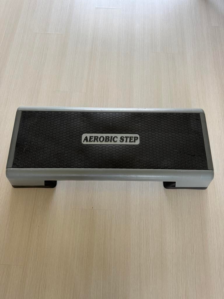 Aerobic step, Sport en Fitness, Fitnessmaterialen, Ophalen, Gebruikt, Stepbank