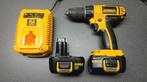 DeWalt DC722 accuboormachine met 2 originele accu's en lader, Ophalen of Verzenden, Gebruikt, Boor- en Schroefmachine, Variabele snelheid