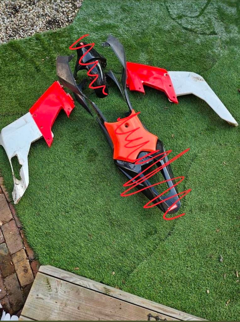 Derbi GPR 50 / Aprilia RS50 Kuipdelen / Kappenset, Fietsen en Brommers, Ophalen of Verzenden, Gebruikt, Kap