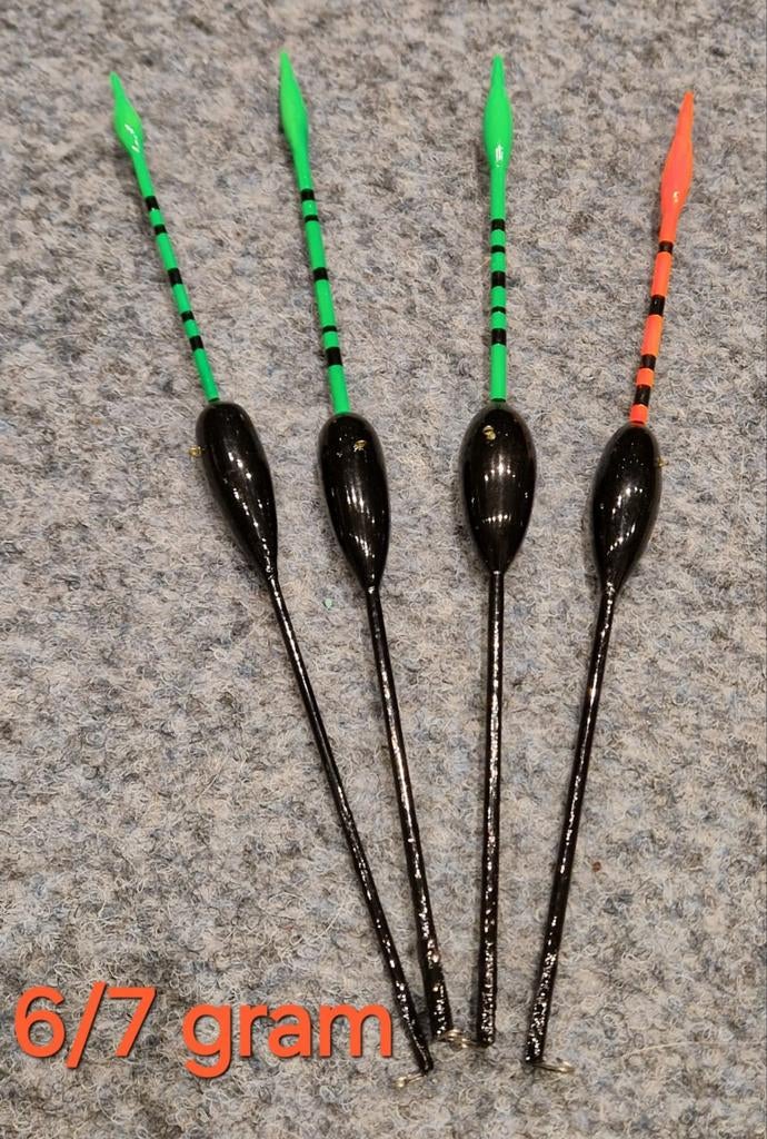 NIEUW HANDGEMAAKTE SNOEKBAARS DOBBERS €6.00 PER STUK., Ophalen of Verzenden, Nieuw, Dobber of Lood