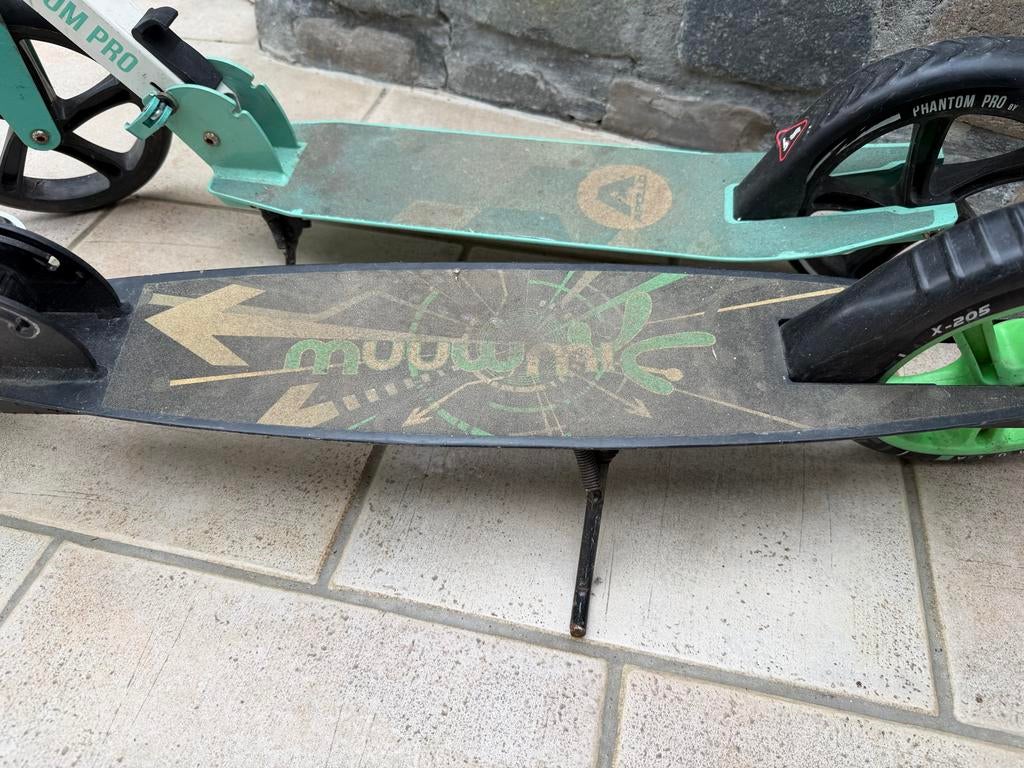 Twee steps, een groene en een zwarte, Fietsen en Brommers, Steps, Ophalen of Verzenden, Gebruikt, Gewone step