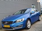 Volvo V60 2.4 D6 Twin Engine R-Design 08-2015 Power Blue Met, Auto's, Automaat, Blauw, Vierwielaandrijving, 1880 kg