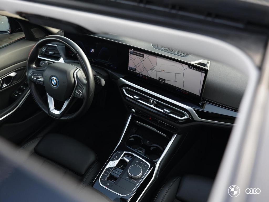 BMW 330e FACELIFT SPORTLINE / PANODAK / AMBIENTE / HIFI / 17, Auto's, BMW, 1998 cc, Achterwielaandrijving, 4 cilinders, Met garantie (alle)