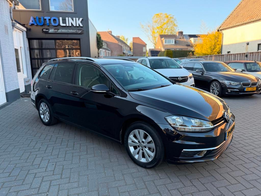 Volkswagen Golf Variant 1.6 TDI | ALCANTARA | DSG | TREKHAAK, Gebruikt, 4 cilinders, Zwart, Origineel Nederlands