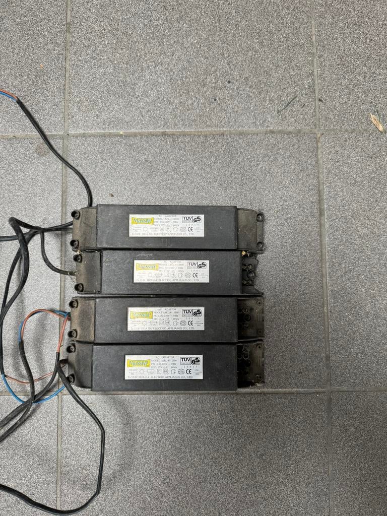 Vier Massive transformatoren 230/12V 5A, Ophalen, Zo goed als nieuw, Overige typen