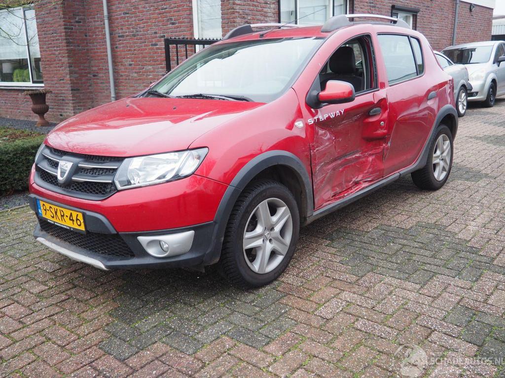 Dacia Sandero 0.9 Tce Stepway Laureate (bj 2013), Auto diversen, Schadeauto's, Dacia, Handgeschakeld, Benzine, Hatchback