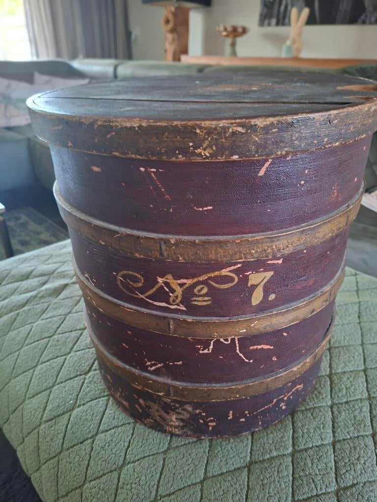 Antieke houten ton (tabaksvat?), Ophalen