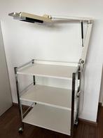 Rijdbaar  tafel tje met vergrootglas met verlichting, Ophalen, Zo goed als nieuw