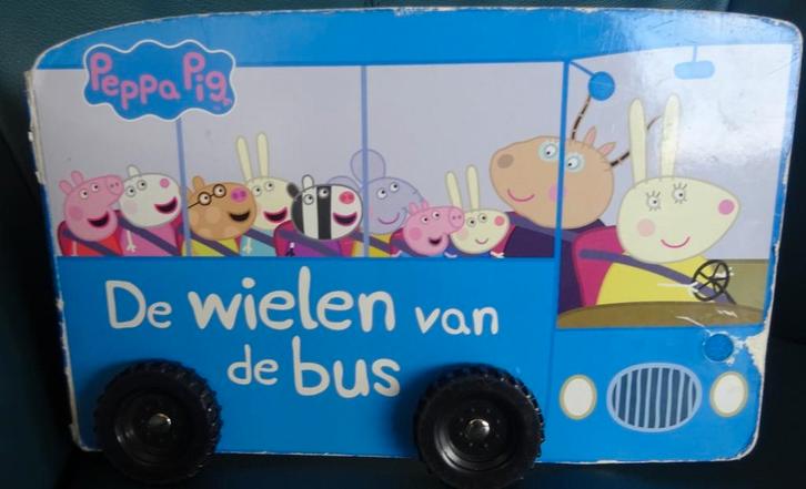 Peppa Pig - De wielen van de bus(kartonboek)^^, Boeken, Kinderboeken | Baby's en Peuters, Zo goed als nieuw, Ophalen of Verzenden