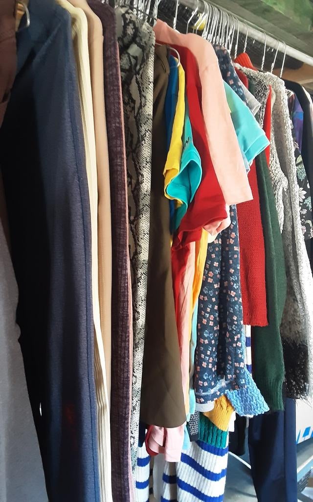 Dames en wat heren kleding 10 verhuis dozen vol, Ophalen, Zo goed als nieuw