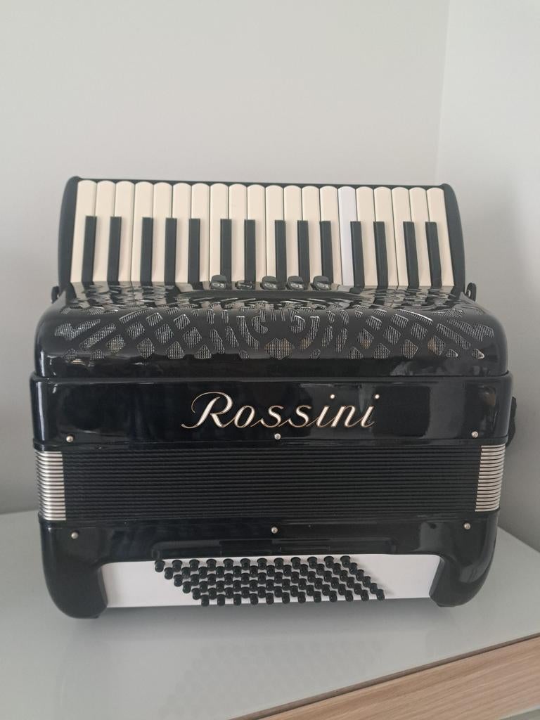 Rossini Pro 72 bas accordeon - Goede staat, Muziek en Instrumenten, Accordeons, Ophalen