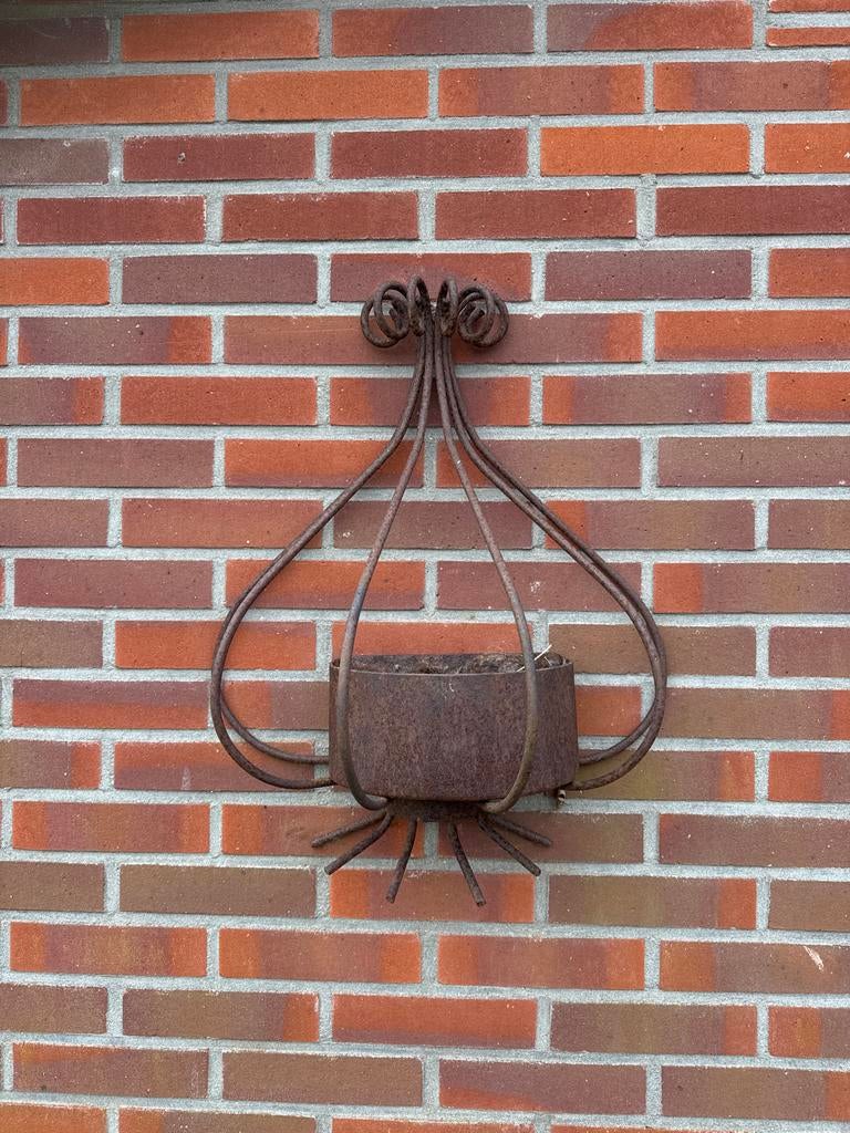 2 gietijzeren bloembakken in ruif, Ophalen, Gebruikt