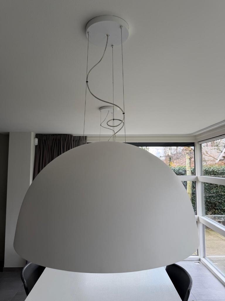 Prachtige set luxe design hanglampen Skive wit staal, Huis en Inrichting, Lampen | Hanglampen, Ophalen, Zo goed als nieuw, Metaal