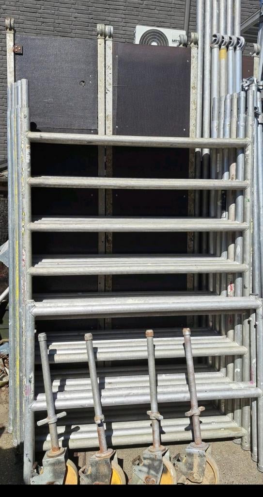 Te koop custers rolsteiger Werkhoogte 8.20 meter, Doe-het-zelf en Verbouw, Steigers, Custers, Ophalen of Verzenden, Rolsteiger of Kamersteiger
