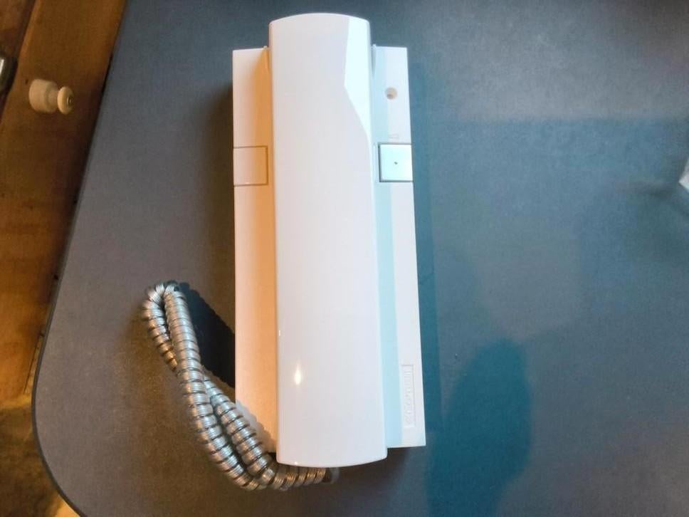 1 comelit intercom type 2638 nieuw, Ophalen