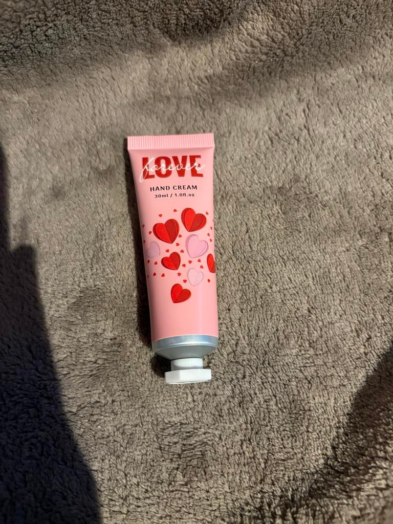 Love Hand Cream Vanille & Amandel 30ml, Ophalen of Verzenden, Nieuw, Bodylotion, Crème of Olie