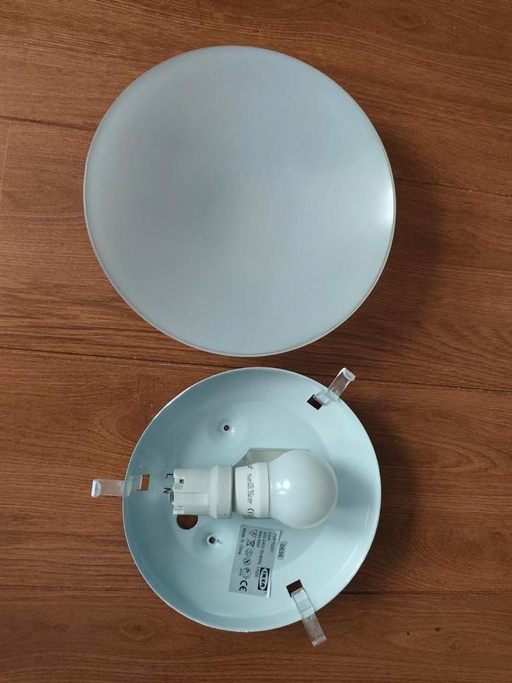 IKEA Plafondlamp met LED-lamp, Huis en Inrichting, Lampen | Plafondlampen, Gebruikt, Kunststof, Metaal, Ophalen of Verzenden