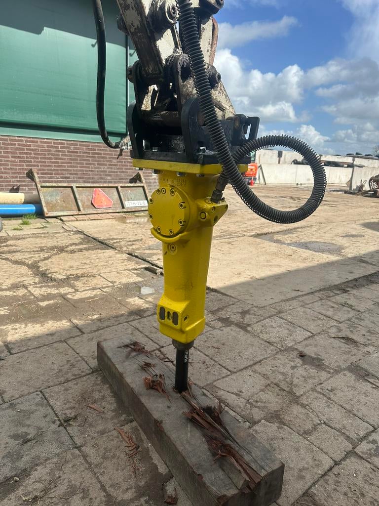 Epiroc SB 152 atlas copco hydraulische sloophamer cw05, Ophalen