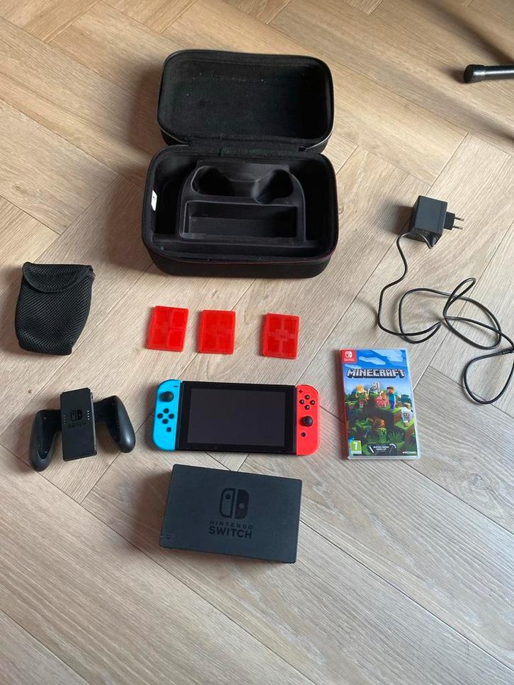Nintendo Switch met Minecraft en accessoires, Spelcomputers en Games, Games | Nintendo Switch, Zo goed als nieuw, Avontuur en Actie