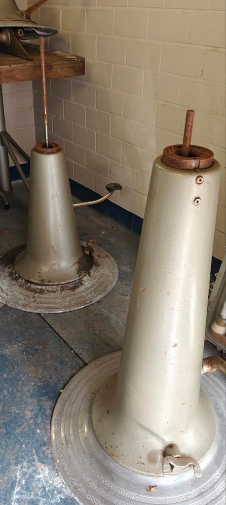 Hoge tekentafel voet Nike Eskilstuna, Ophalen of Verzenden, Drinken en Voederen