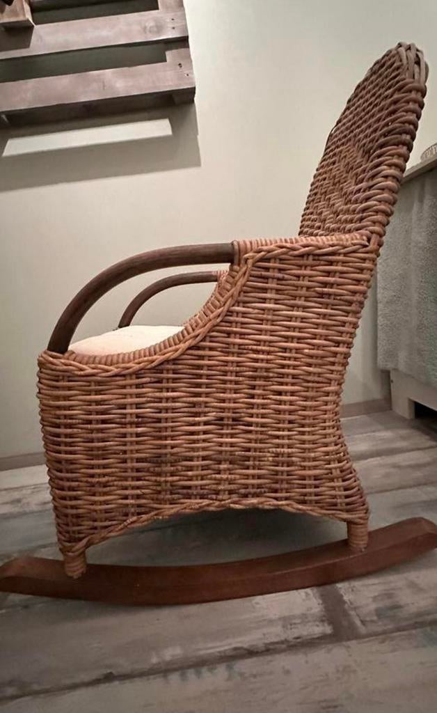 Schommelstoel rotan met kussen, Ophalen, Gebruikt, Stoel(en)