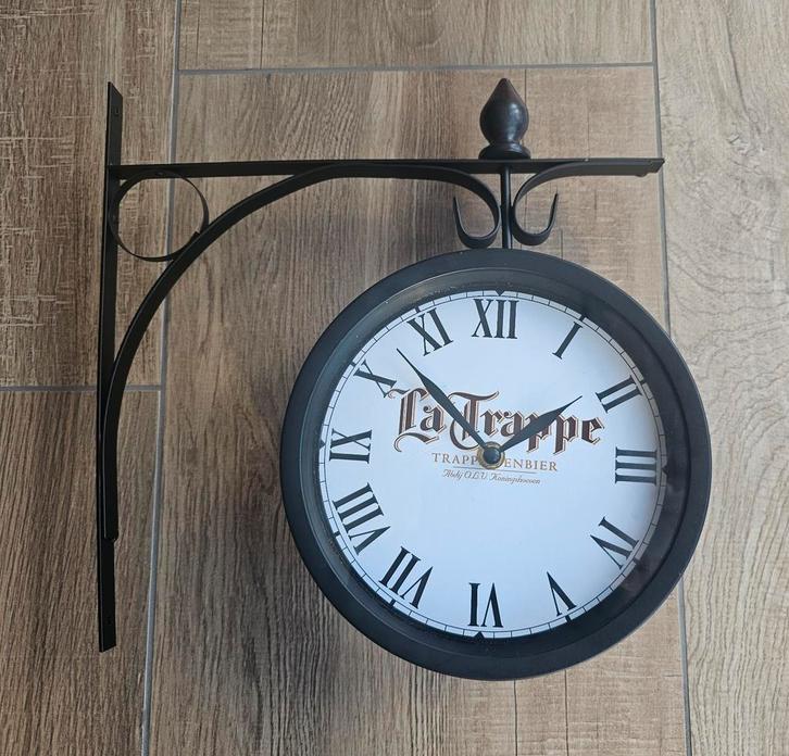 Dubbelzijdige LA TRAPPE stationsklok
33 x 33cm, Verzamelen, Biermerken, Nieuw, Reclamebord, Plaat of Schild, La Trappe, Ophalen of Verzenden