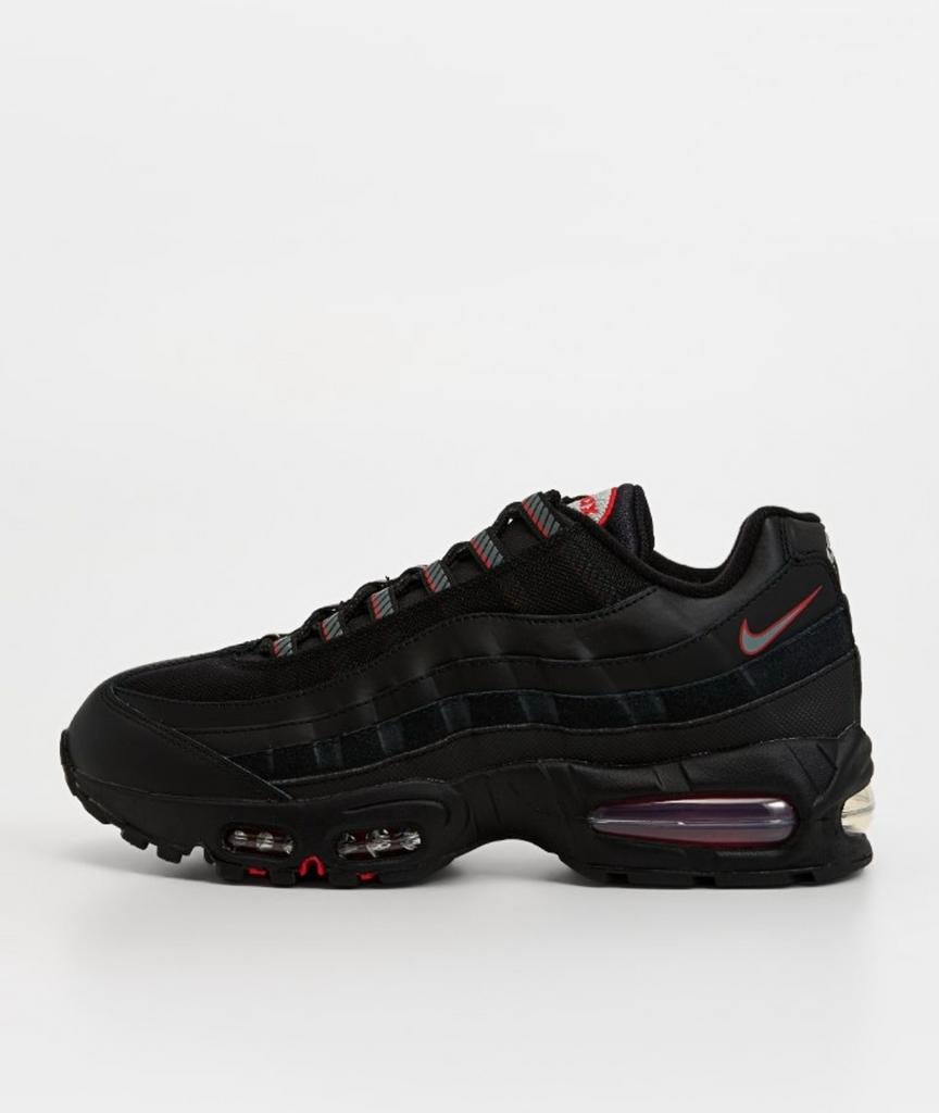 Nike Air Max 95 ‘Black University Red’ in maat 44.5, Product.Safety.ENEA@nike.com, Zwart, Nike, Nieuw