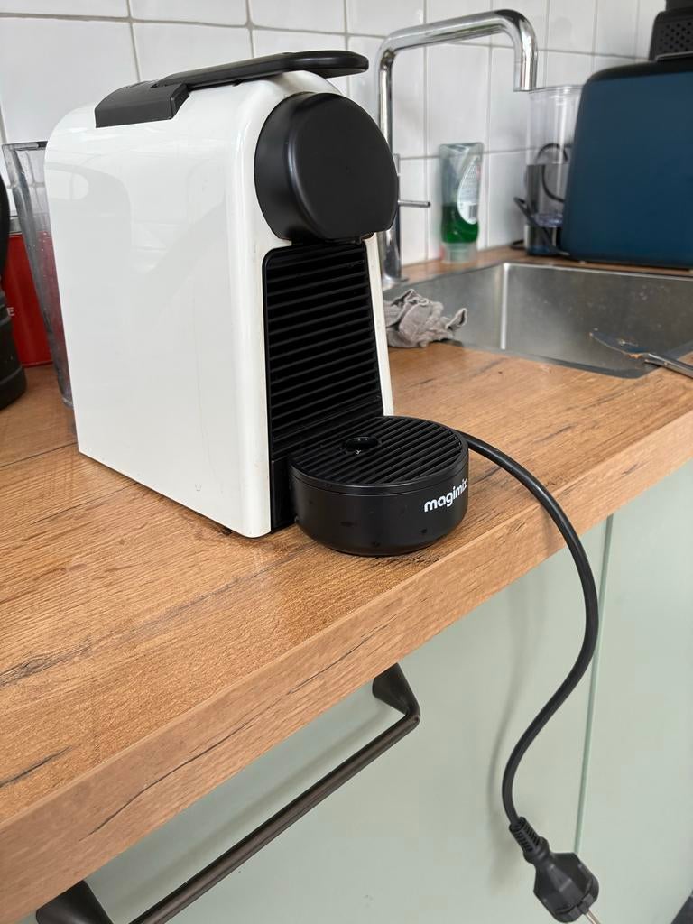 Nespresso Magimix koffiezetapparaat, Witgoed en Apparatuur, Koffiezetapparaten, Gebruikt, Espresso apparaat, Ophalen of Verzenden
