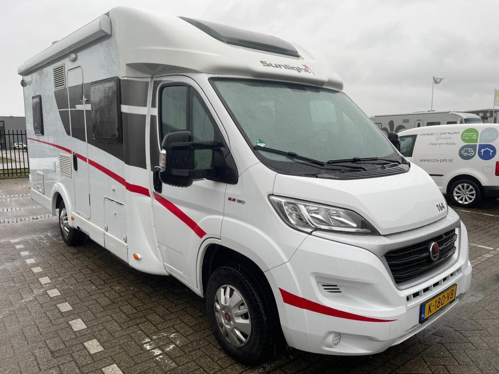 Sunlight T64, Caravans en Kamperen, Campers, Ringverwarming, Fiat, Bedrijf, Koelkast
