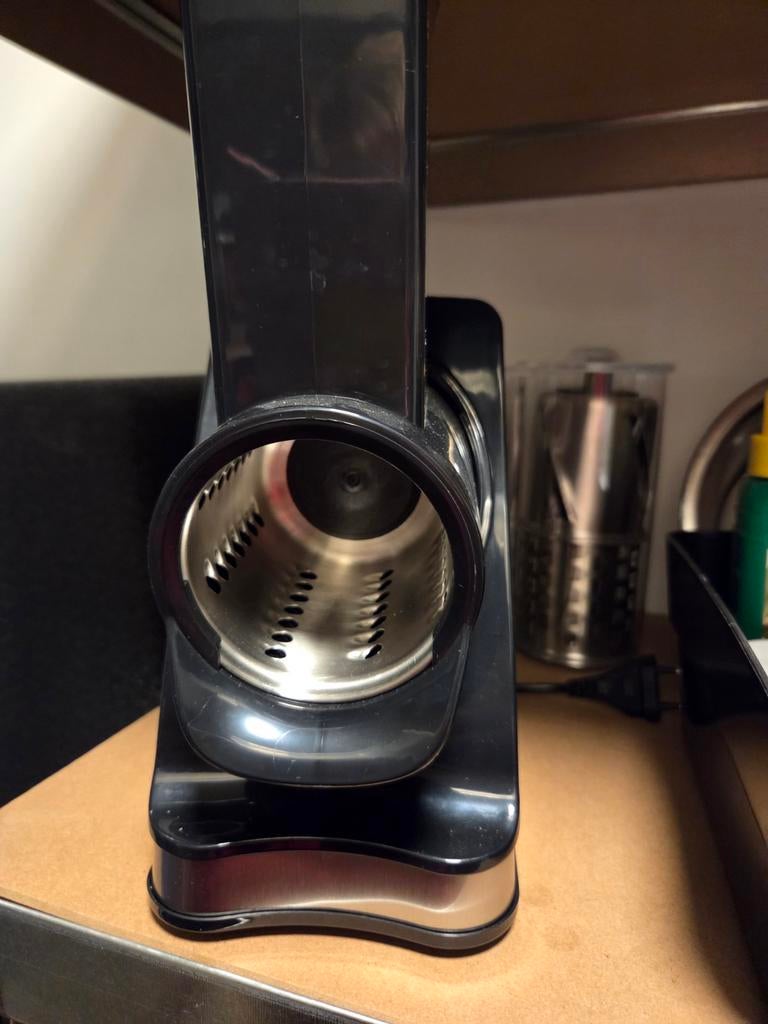 Functionele groente snijder ,makkelijk voor kaas salade., 4 liter of meer, Ophalen of Verzenden, 3 snelheden of meer