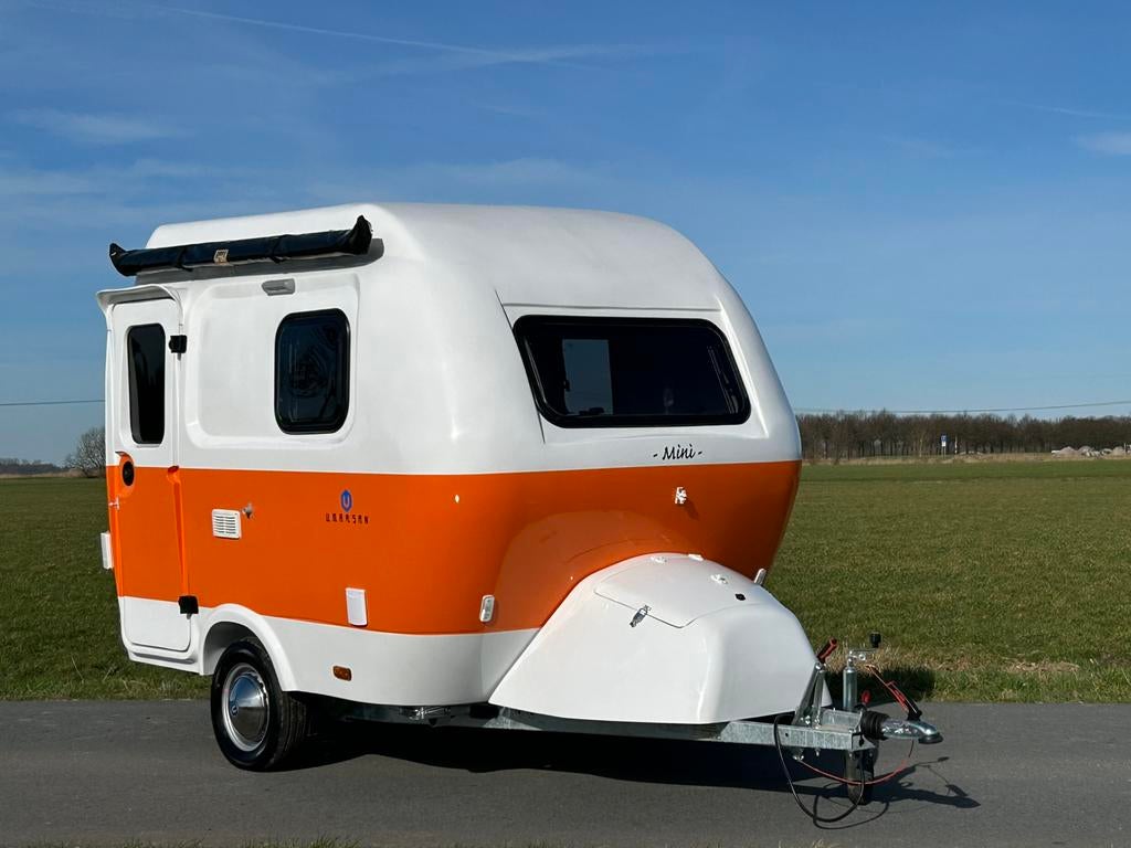 Umarsan Capsule Mini, lichtgewicht, polyester (2025), Caravans en Kamperen, Overige merken, Schokbreker, Rondzit, Dwarsbed