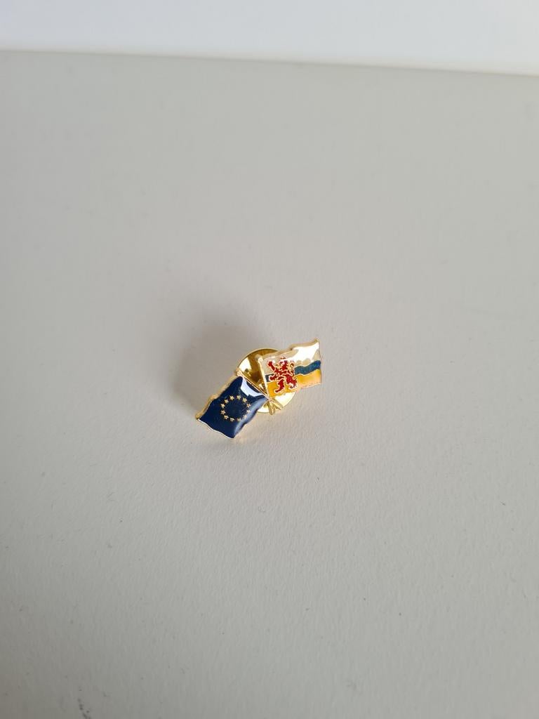 Pin badge dubbele vlag europa en limburg, Ophalen of Verzenden