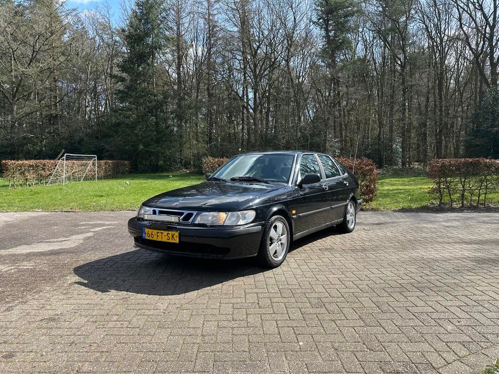 Saab 9-3 2.0T 150PK 2000 Zwart Handbak!, Auto's, Voorwielaandrijving, 4 cilinders, Zwart, 153 pk